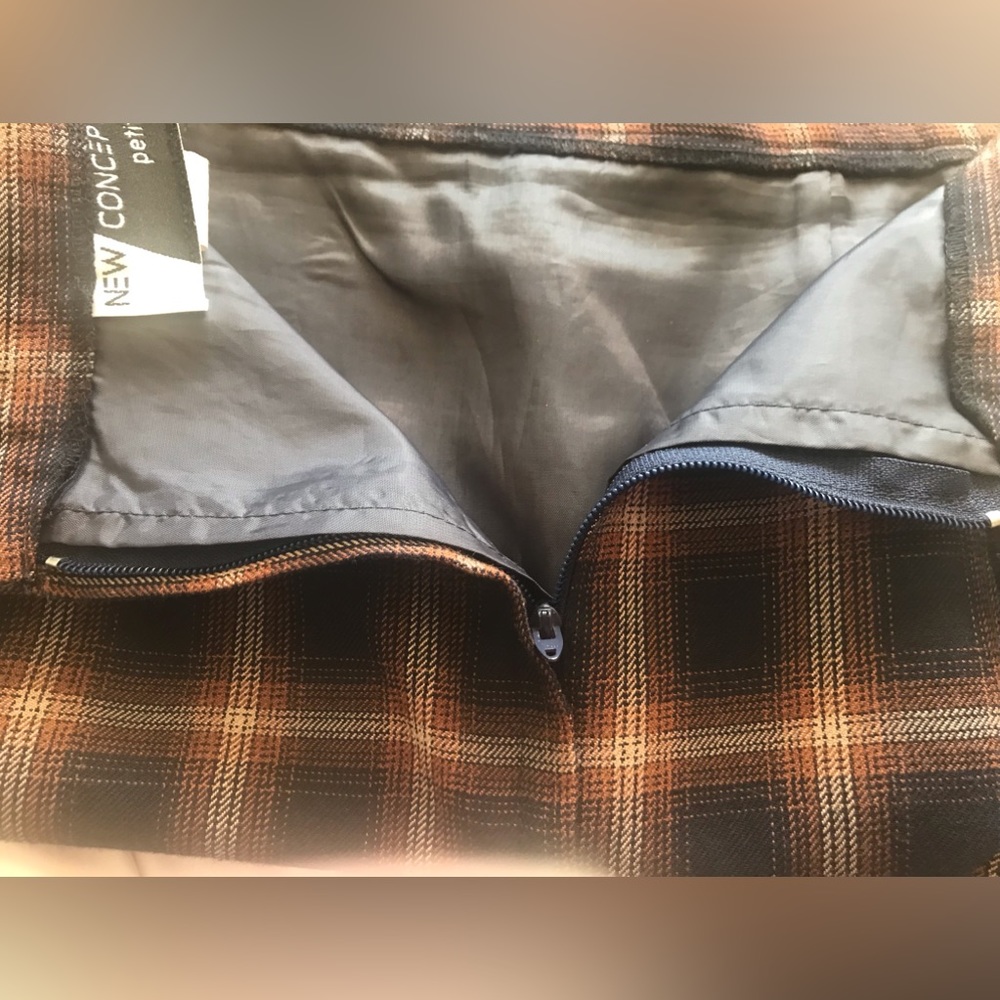 Navy & Brown New Concepts Plaid School-Girl style skirt. Fully lined size 12P - Picture 5 of 8